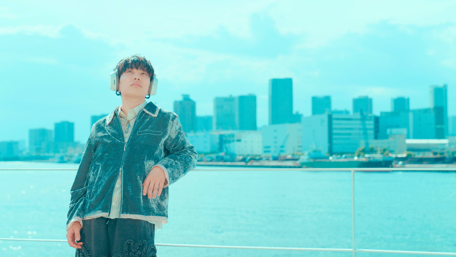Saucy Dog Shinya Ishihara X MOMENTUM 5 Wireless