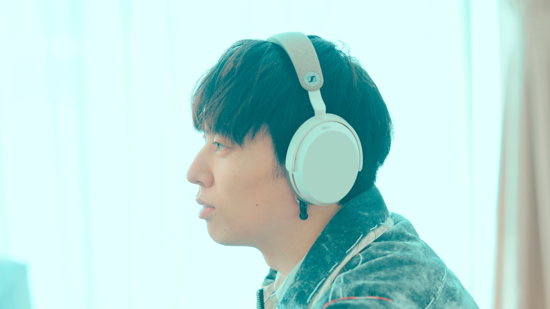 Saucy Dog Shinya Ishihara X MOMENTUM 5 Wireless